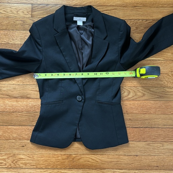 H&M black blazer - Picture 2 of 10
